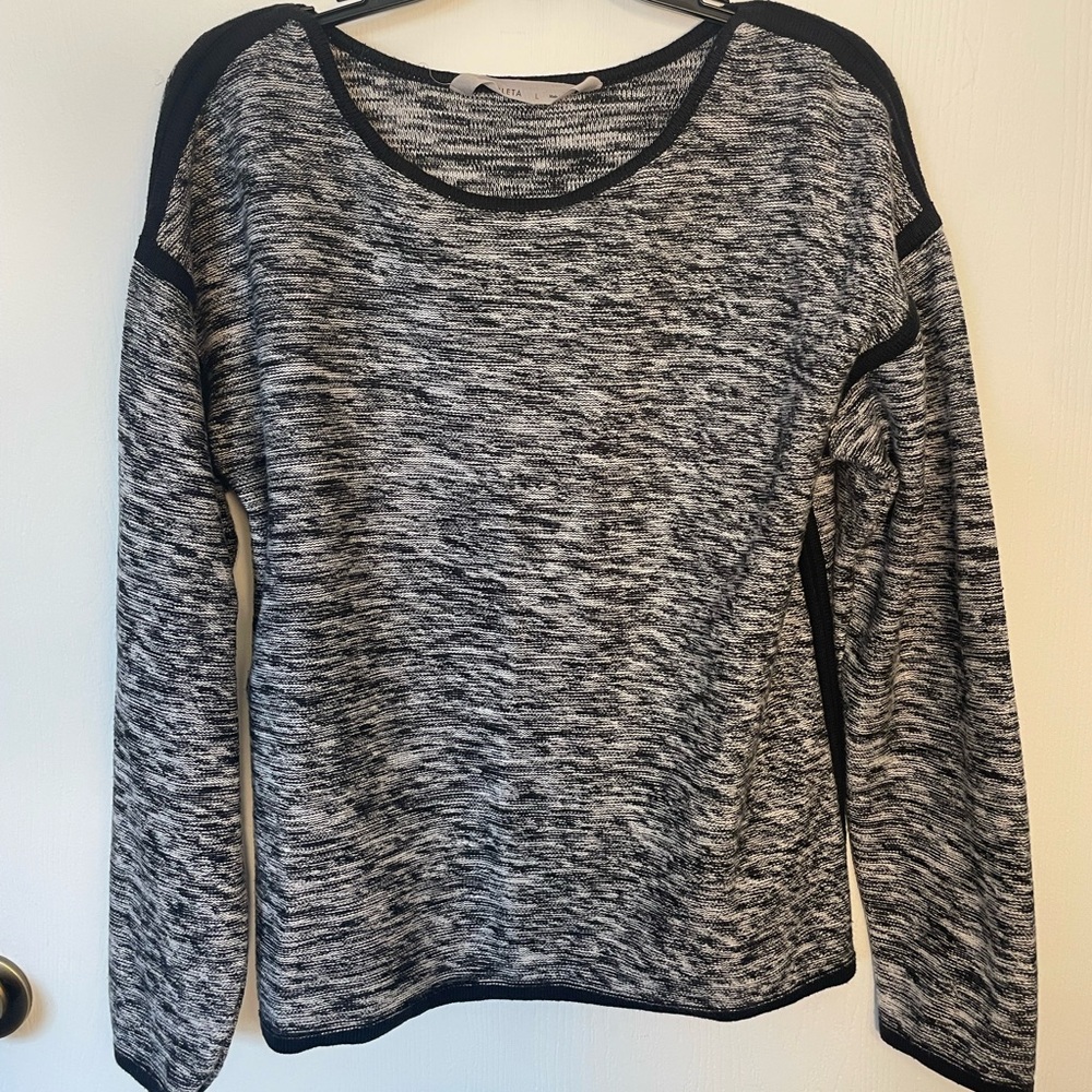 Athleta Black and Gray Crew Neck Sweater with Relaxed Fit